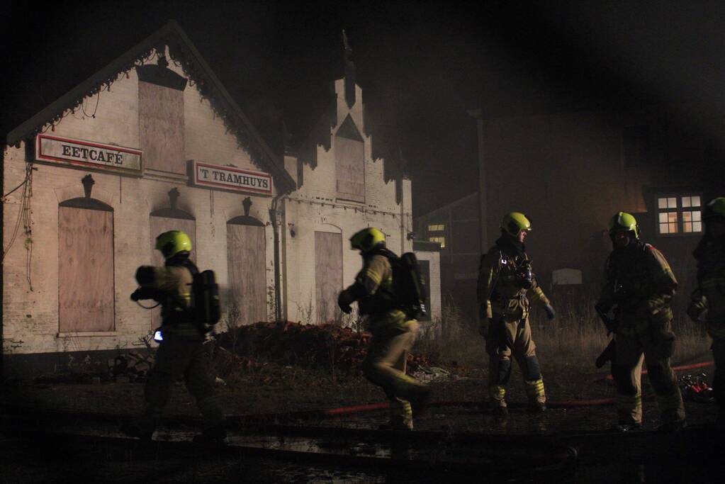Veel rookontwikkeling bij brand in voormalig eetcafé 'T Tramhuys