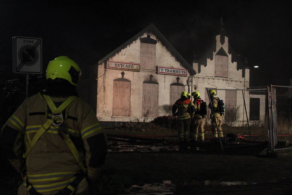 Veel rookontwikkeling bij brand in voormalig eetcafé 'T Tramhuys