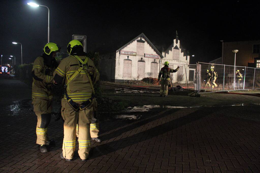 Veel rookontwikkeling bij brand in voormalig eetcafé 'T Tramhuys