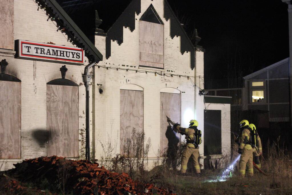 Veel rookontwikkeling bij brand in voormalig eetcafé 'T Tramhuys