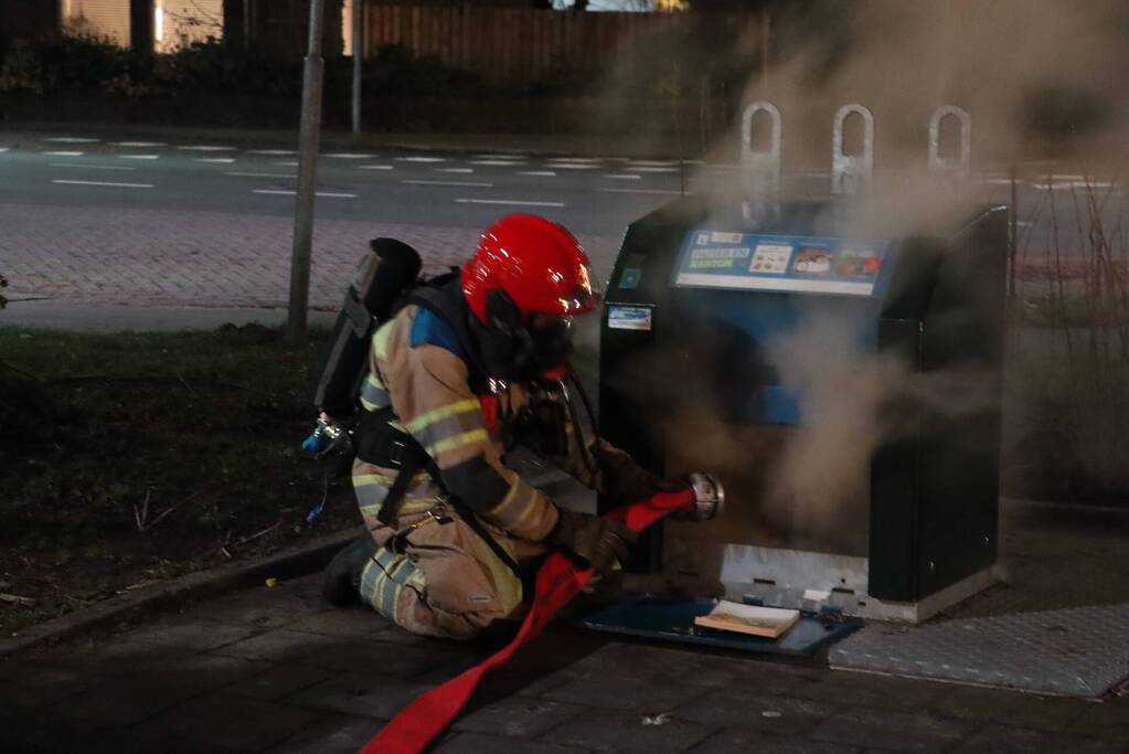 Rookontwikkeling bij brand in papiercontainer