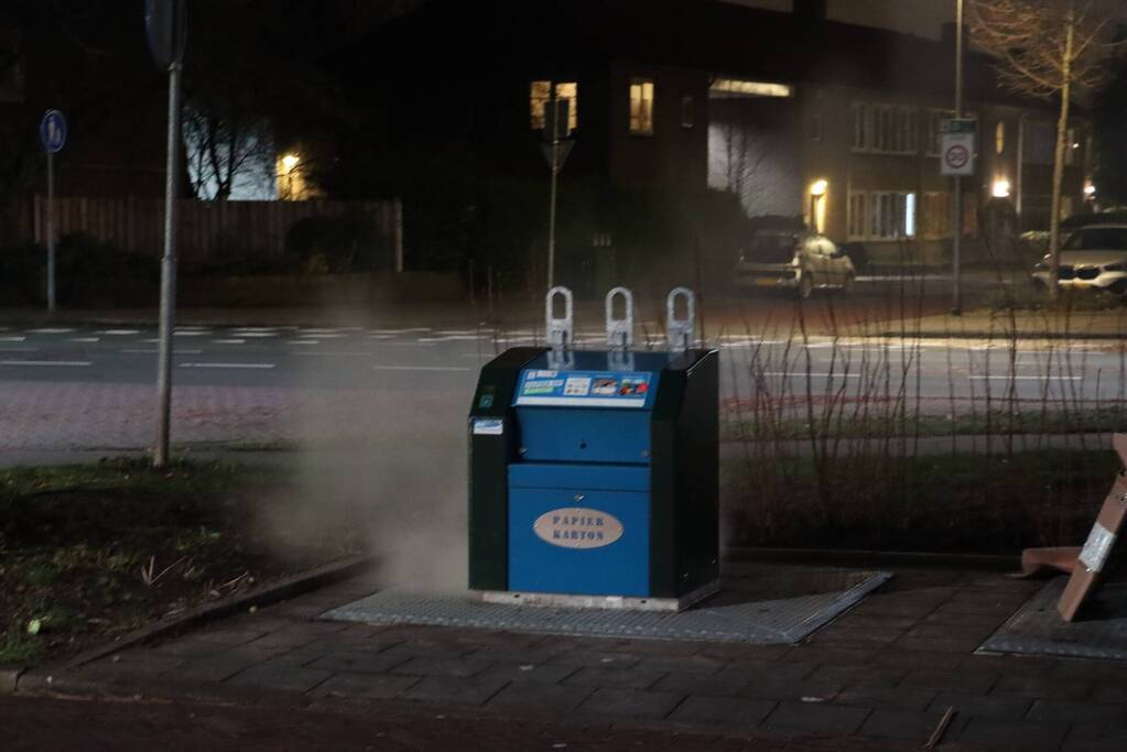 Rookontwikkeling bij brand in papiercontainer