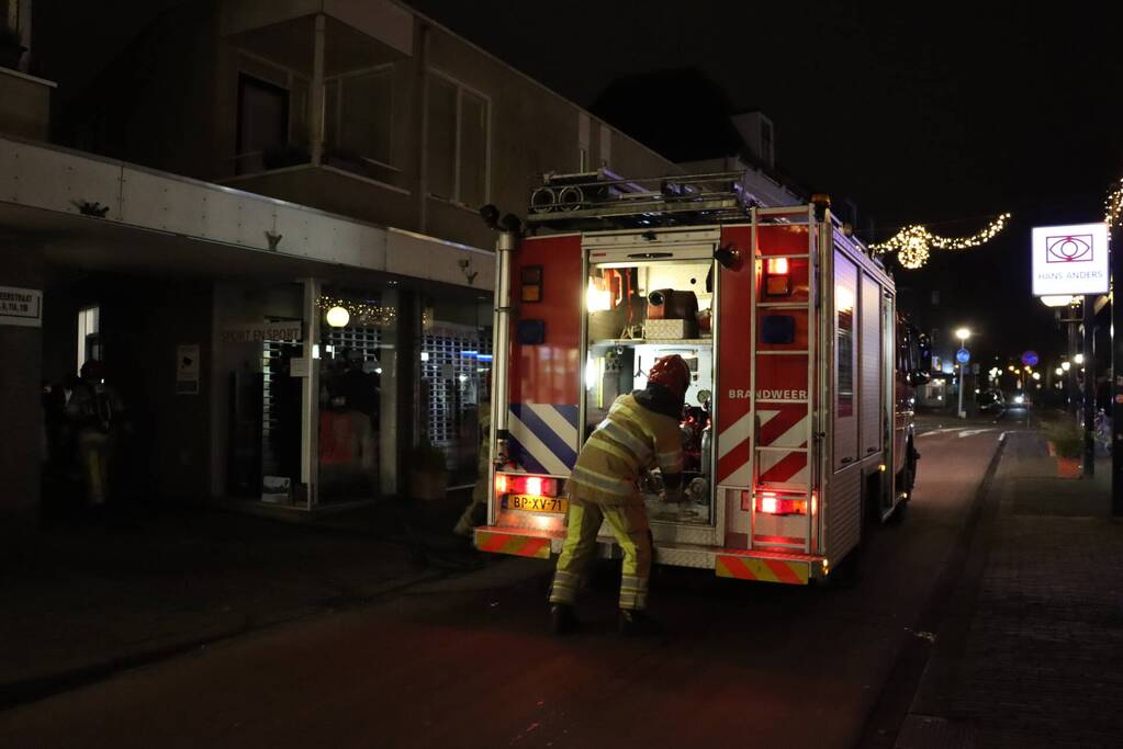 Korte felle wasmachinebrand in bovenwoning