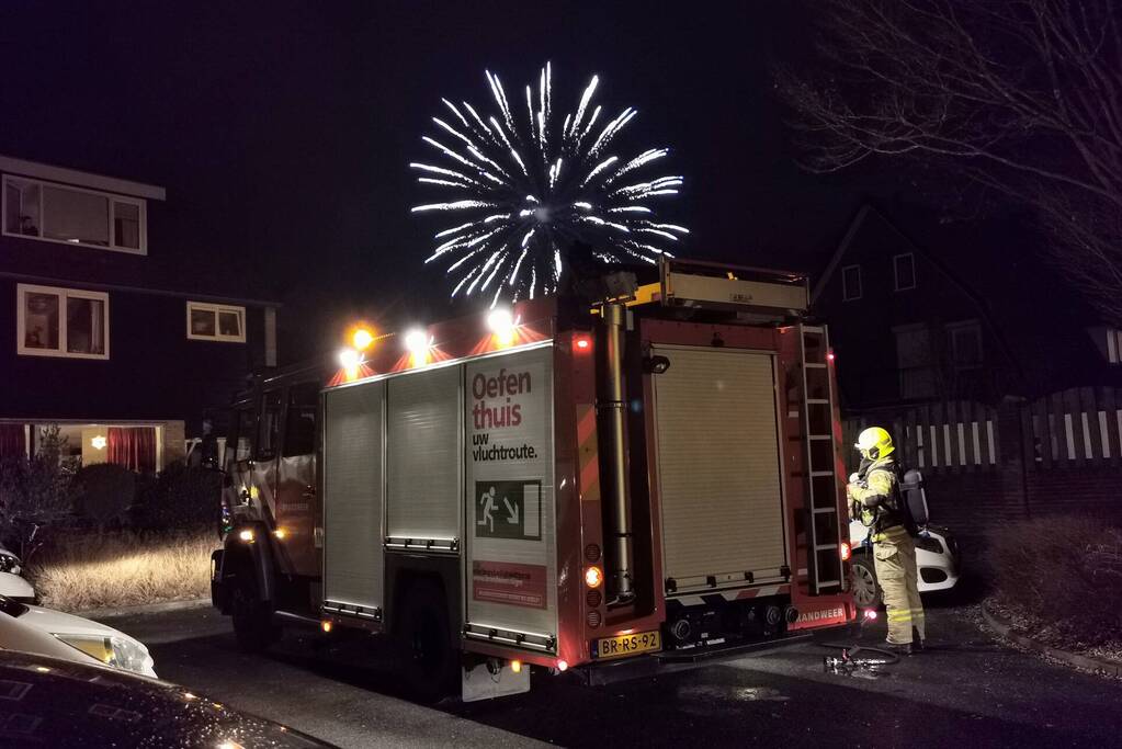 Kliko in brand achter woning