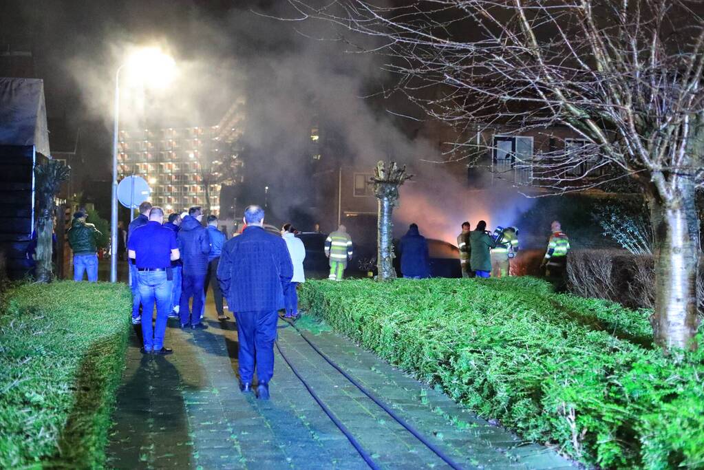 Auto in vlammen op