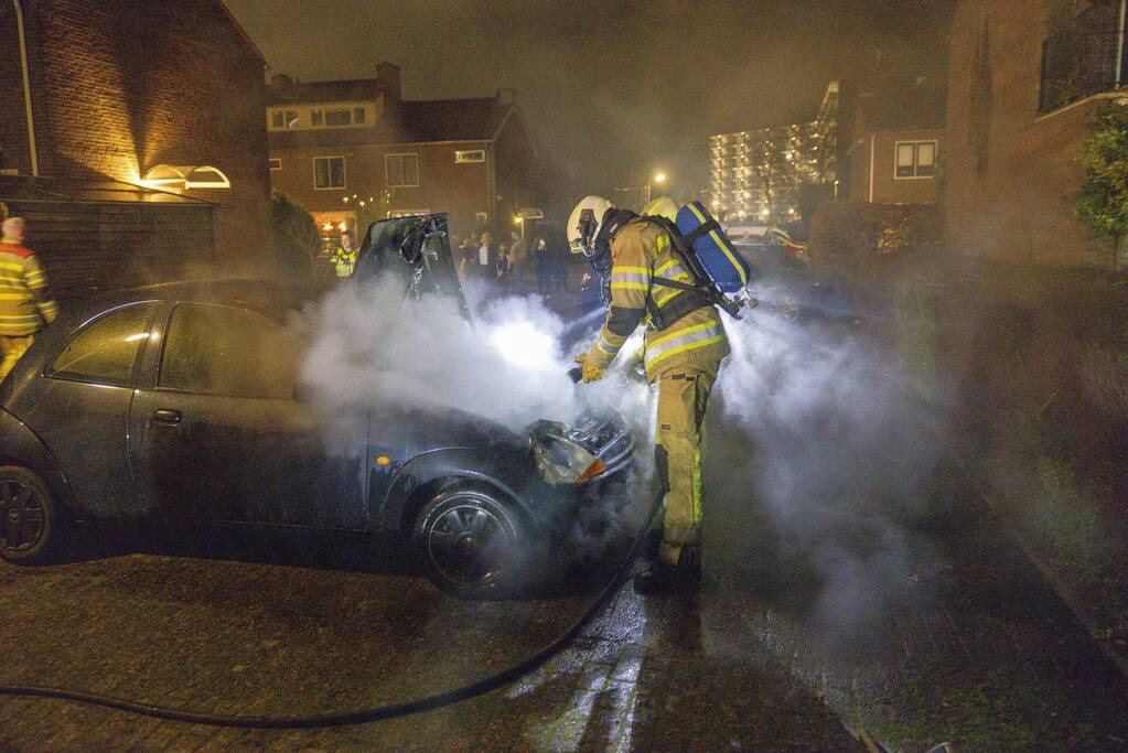Auto in vlammen op