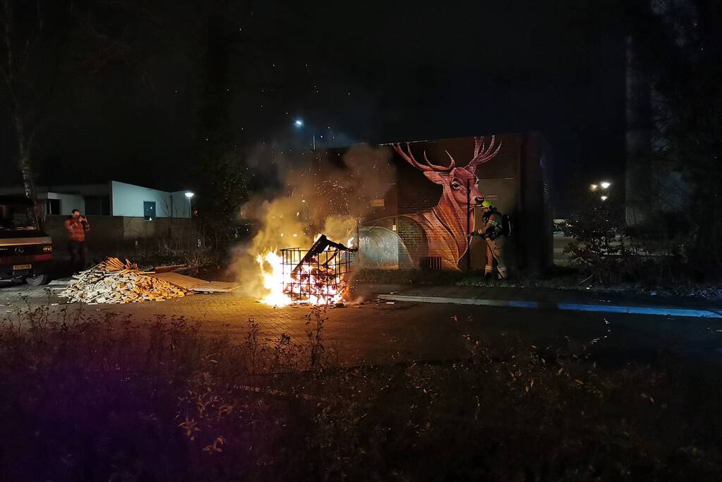 Buitenbrand tegen transformatorhuisje