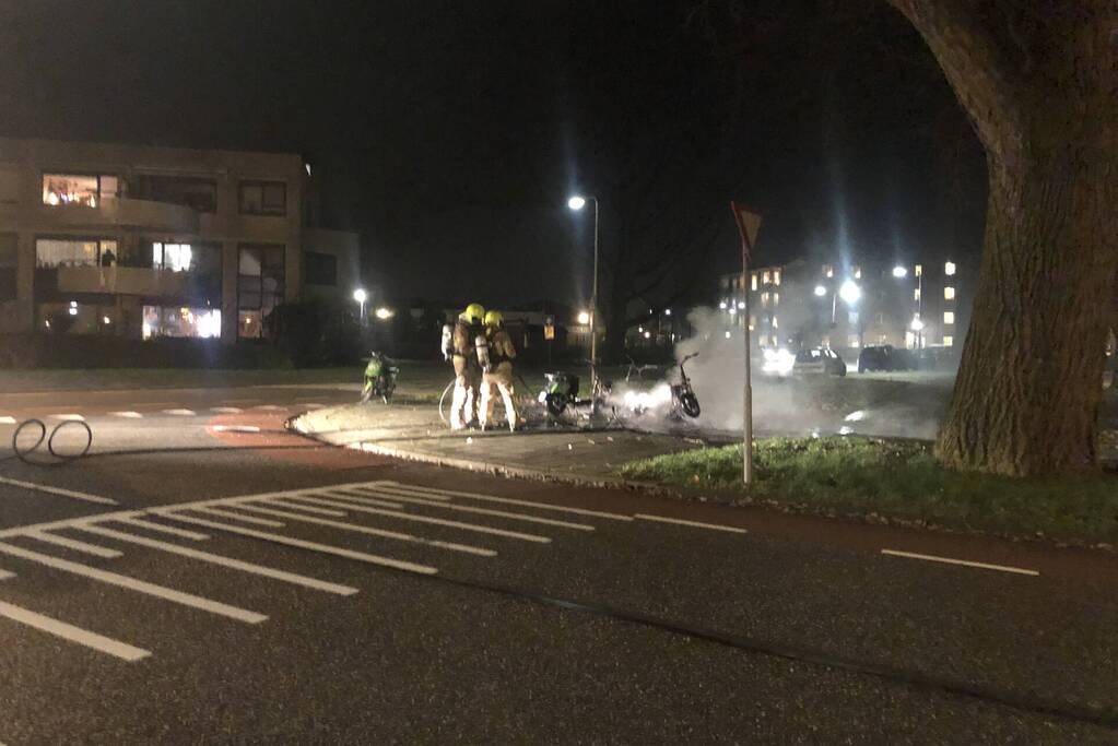 Meerdere scooters in brand