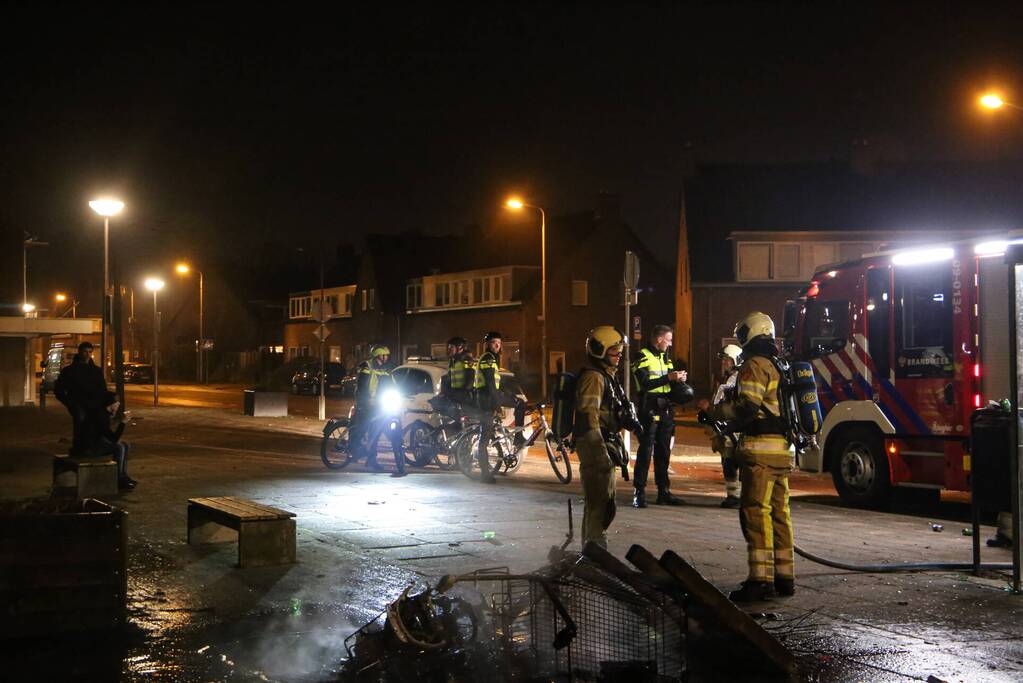 Veel politie ingezet bij buitenbrand