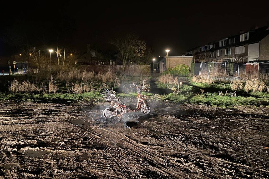 Scooter volledig uitgebrand