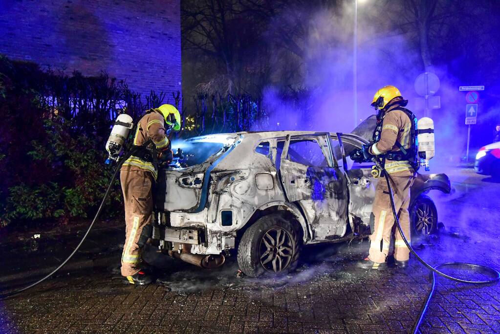 Personenauto verwoest door brand