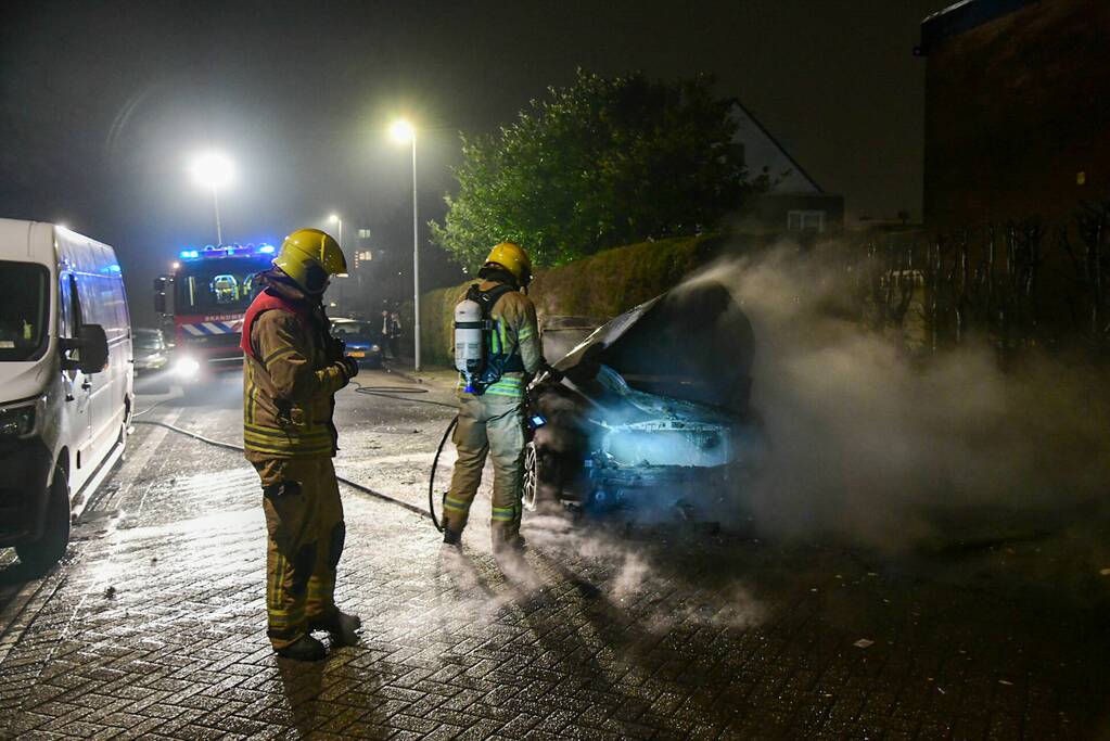 Personenauto verwoest door brand