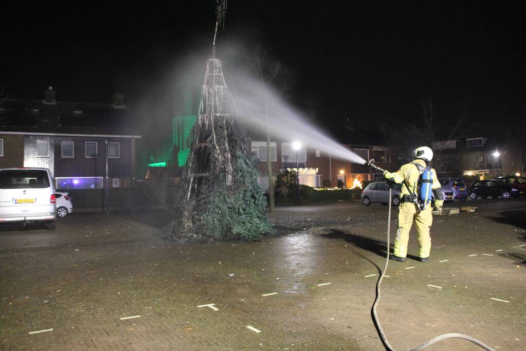 Grote kerstboom in brand