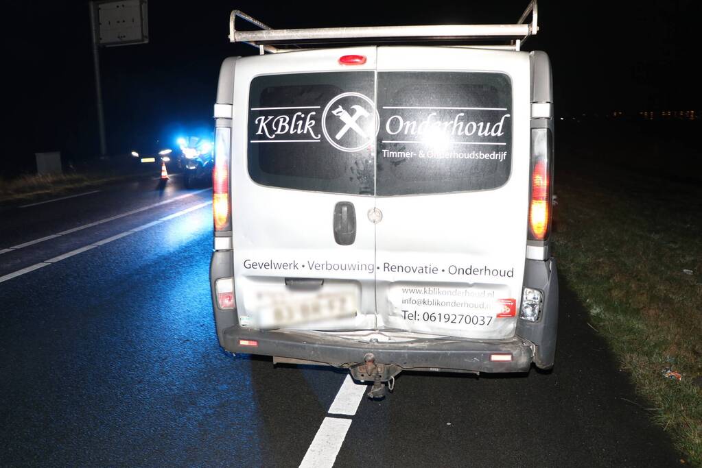 Zoekactie naar persoon na ongeval tussen twee voertuigen