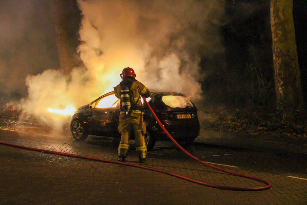 Explosies door brand in personenauto