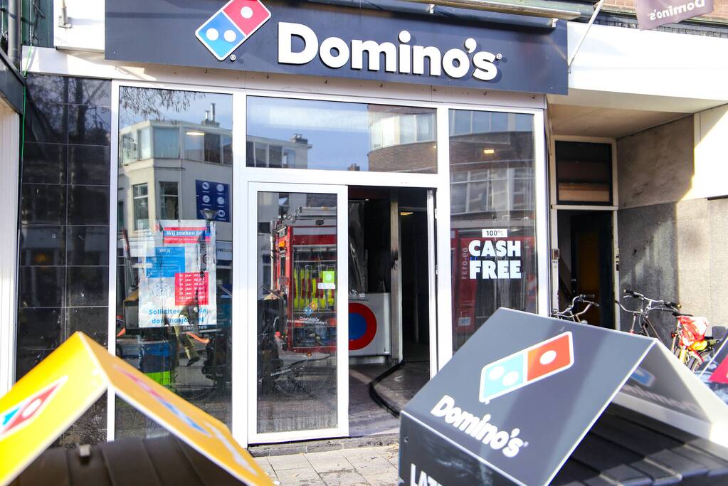 Veel rook bij grote brand in garage