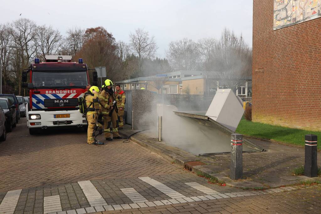 Brand in ondergrondse container