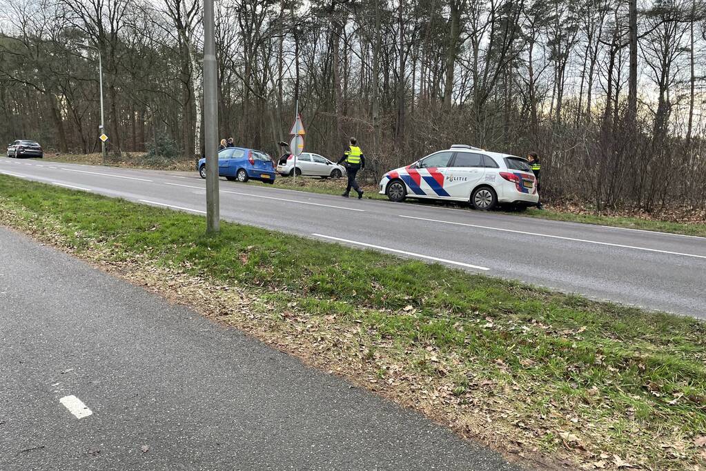 Twee auto's op elkaar geklapt