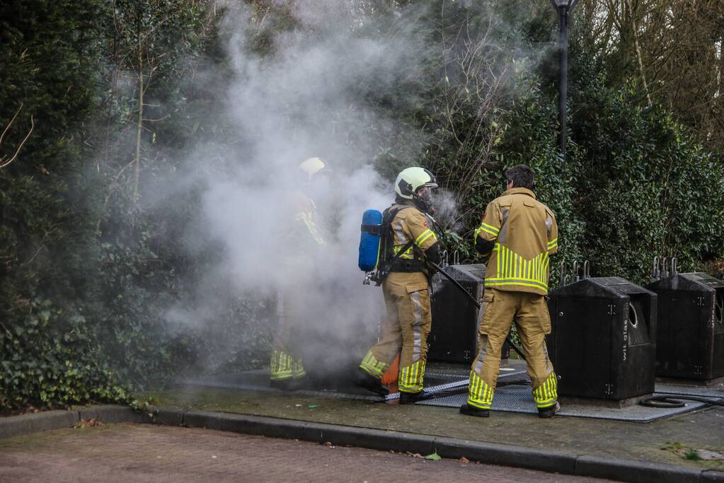 Brand ontstaan in ondergrondse plastic container