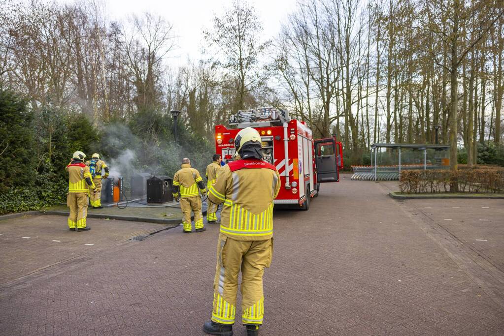 Brand ontstaan in ondergrondse plastic container