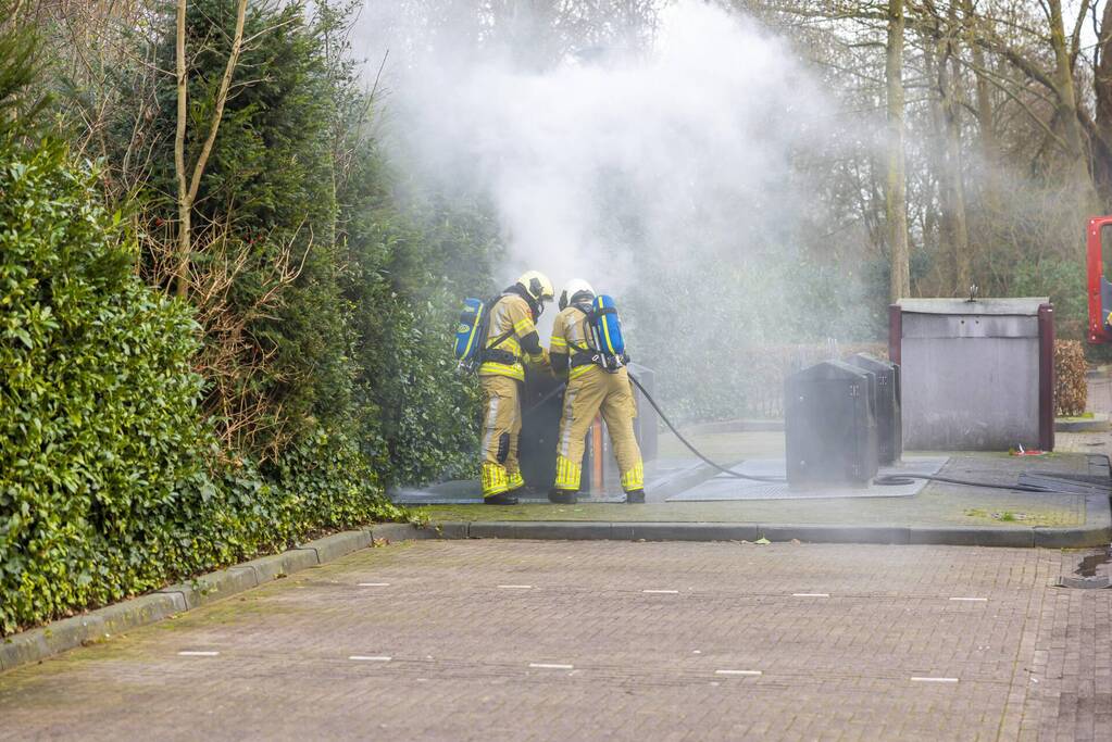 Brand ontstaan in ondergrondse plastic container