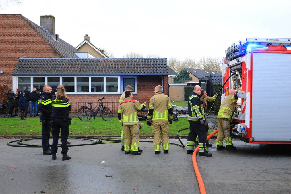 Brand ontstaan door vuurwerkresten in kliko