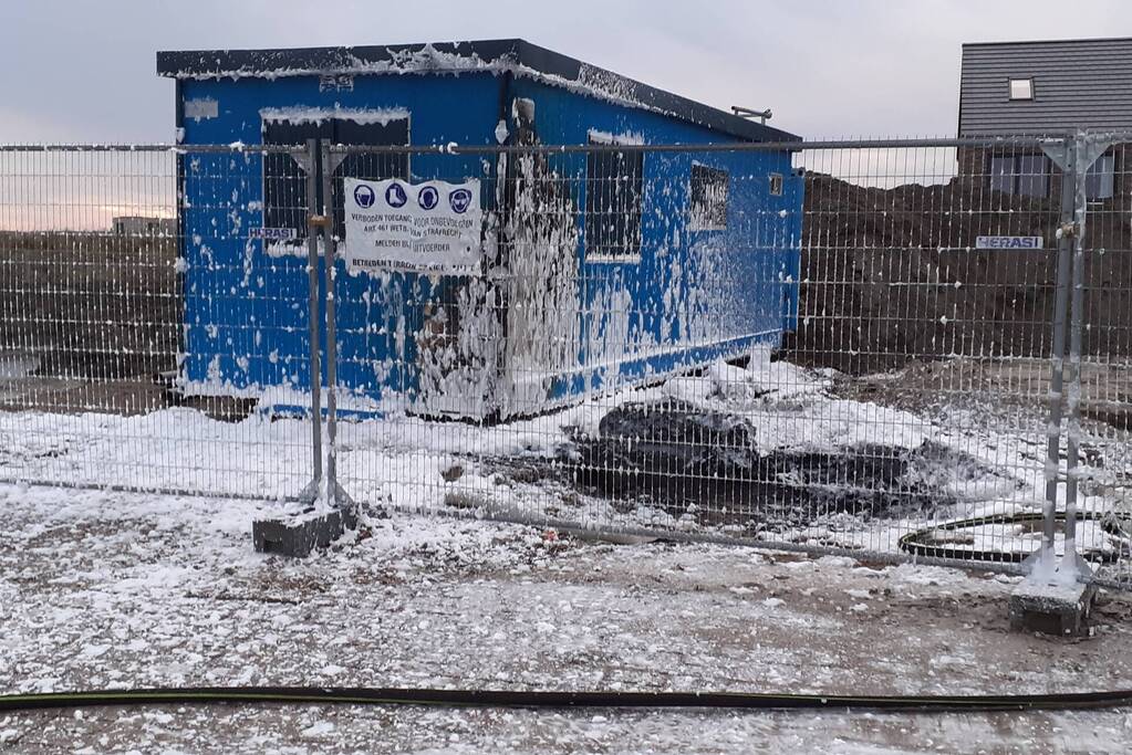Brand ontstaan in bouwkeet