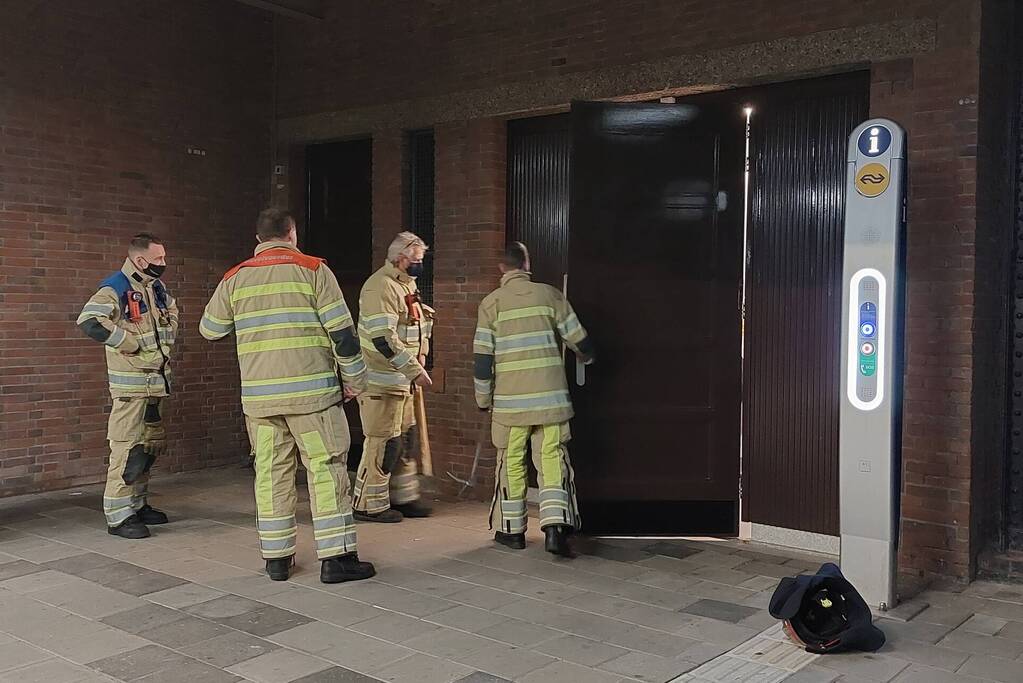 Persoon uit benarde situatie bevrijdt