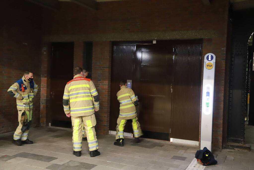 Persoon uit benarde situatie bevrijdt