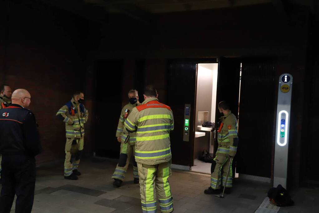 Persoon uit benarde situatie bevrijdt