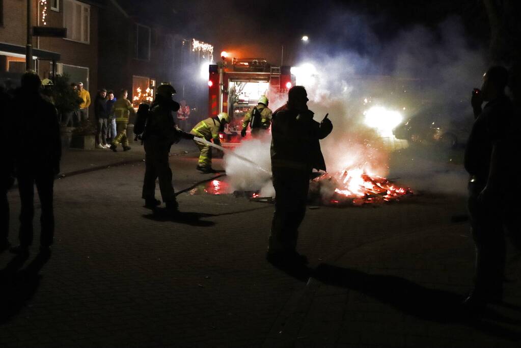Pallets in brand gestoken