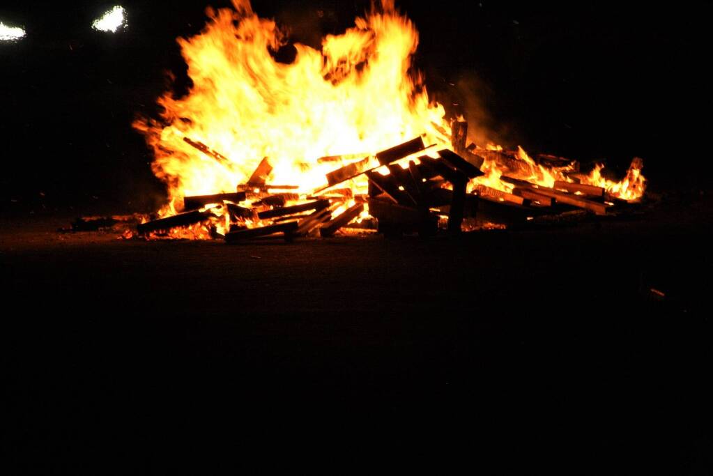 Pallets in brand gestoken