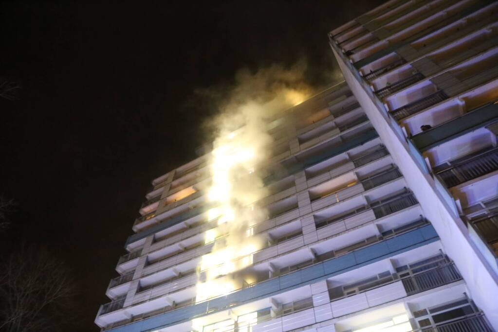 Veel schade na brand in flatwoning
