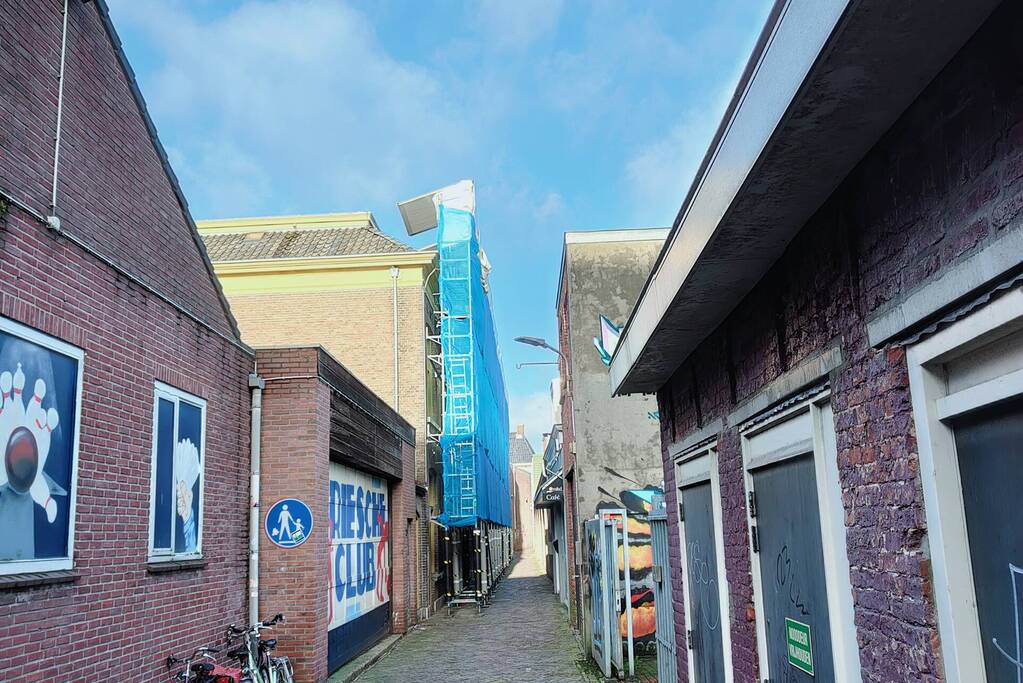 Steigerdeel losgekomen door harde wind