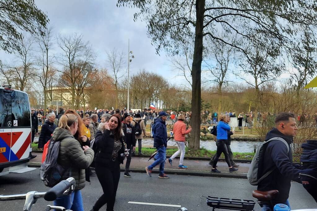 Duizenden demonstranten aanwezig bij Westerpark