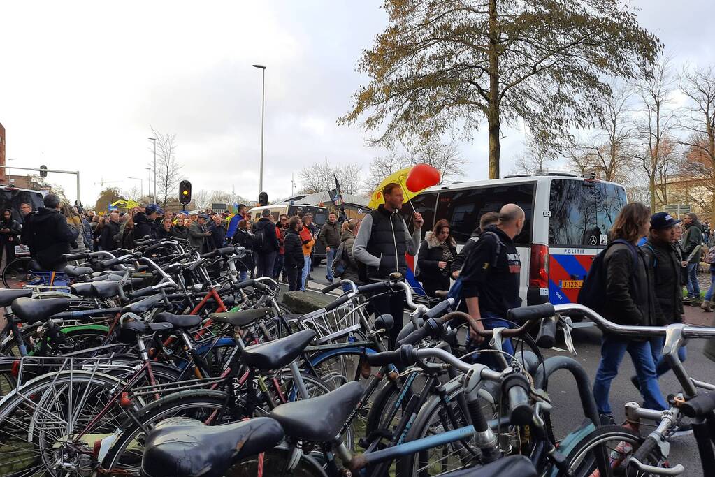 Duizenden demonstranten aanwezig bij Westerpark