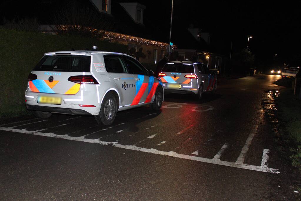 Quad rijdt door hekwerk en belandt in sloot