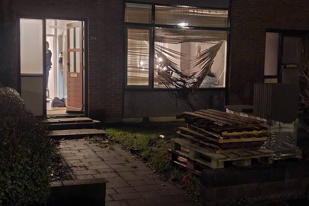 Woning zwaar beschadigd door vuurwerkbom in De Schooten