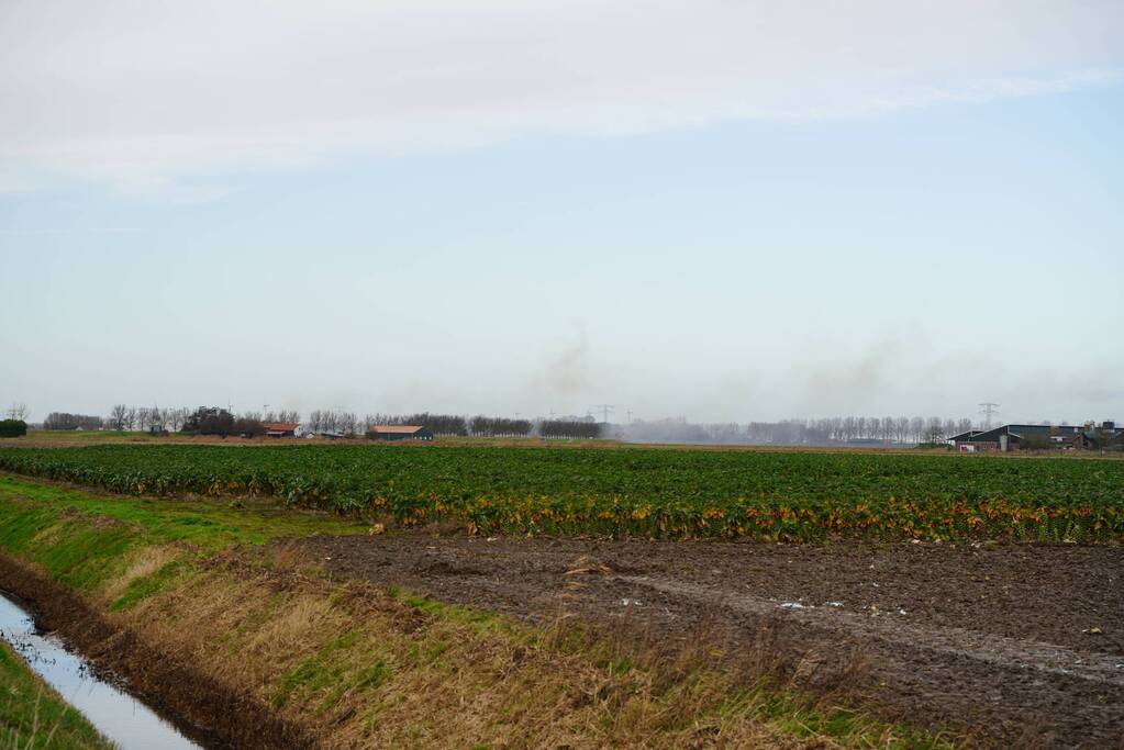 Grote uitslaande brand verwoest schuur