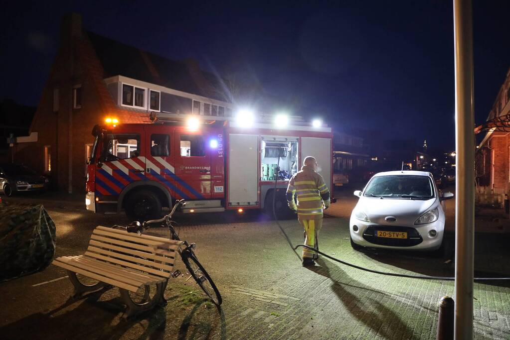 Stapel kerstbomen verwoest door brand