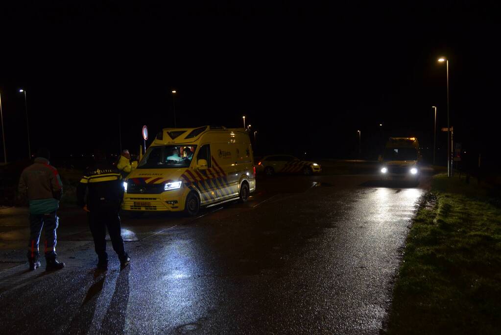 Auto volledige uitgebrand, bestuurder zwaargewond