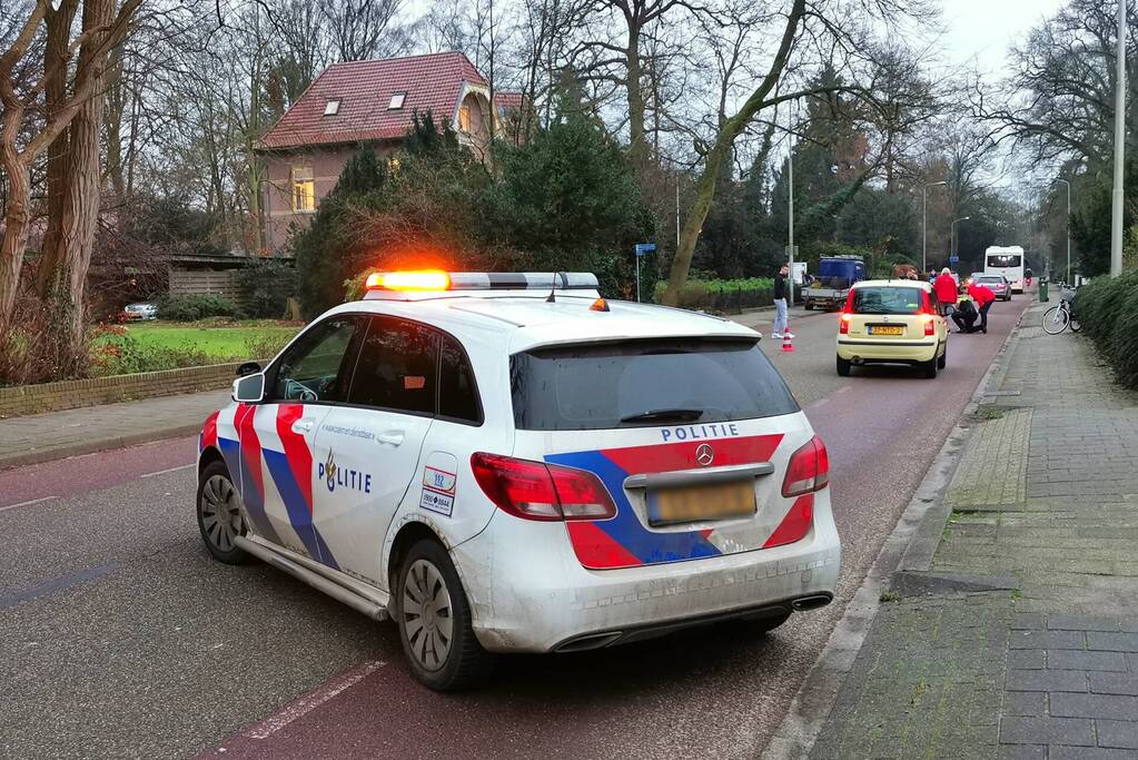 Vrouw op e-bike valt en raakt gewond