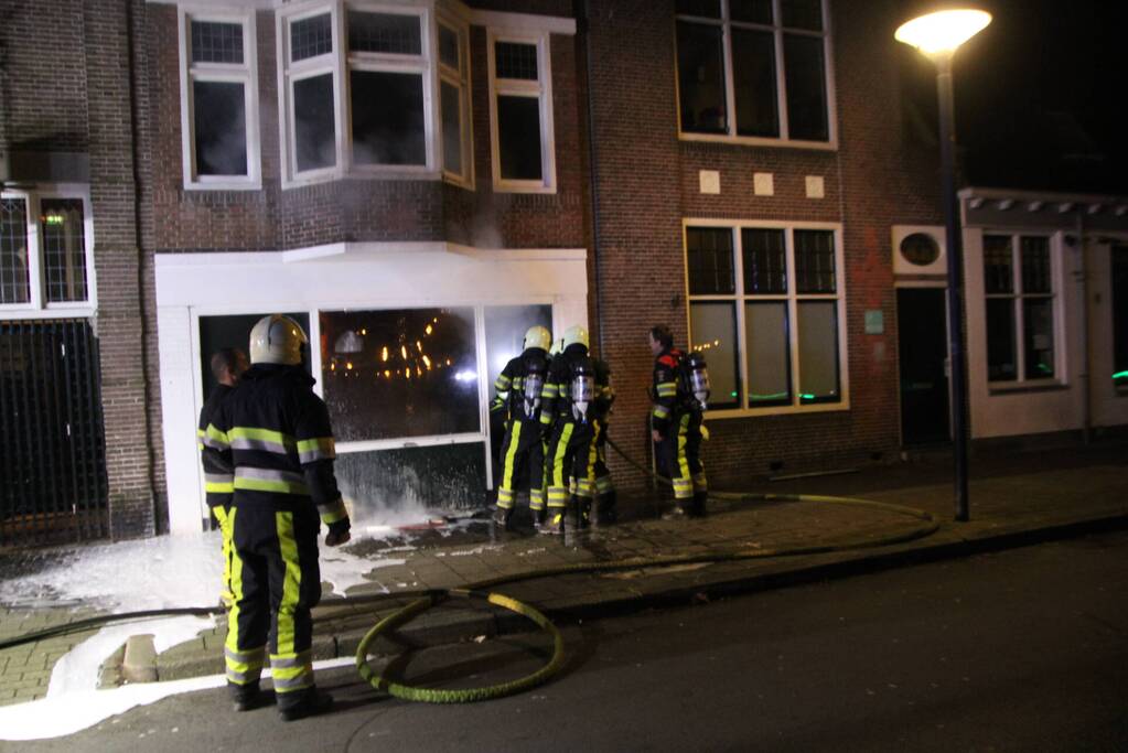 Flinke rookontwikkeling door brand in woning