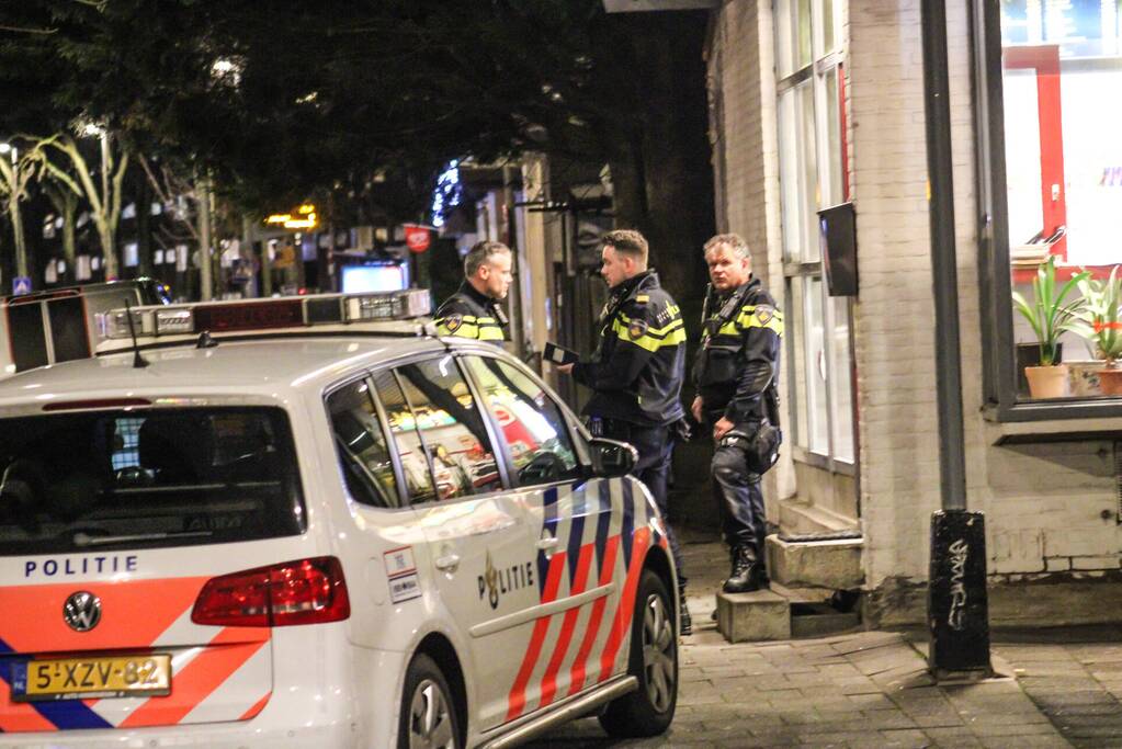 Politie doet onderzoek naar overval op snackbar