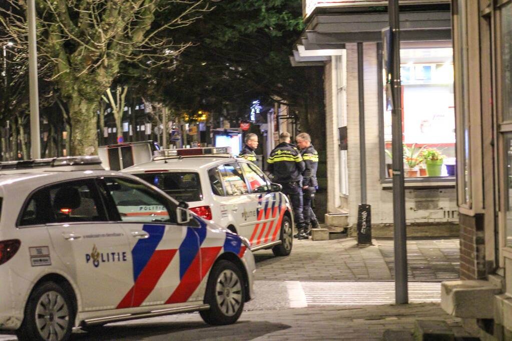 Politie doet onderzoek naar overval op snackbar