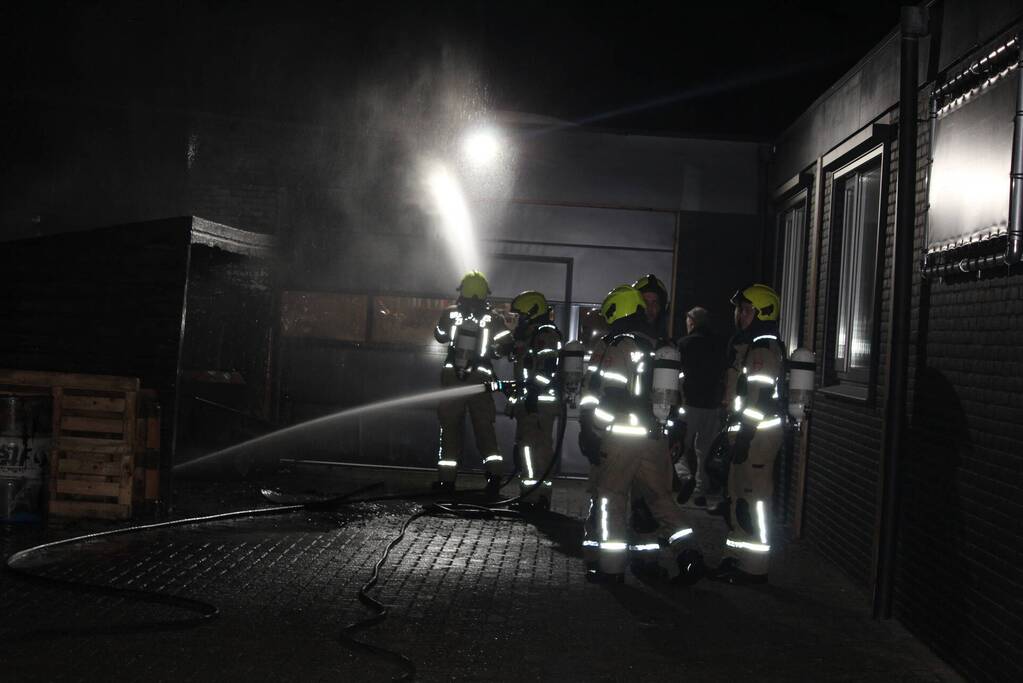 Houten overkapping in brand