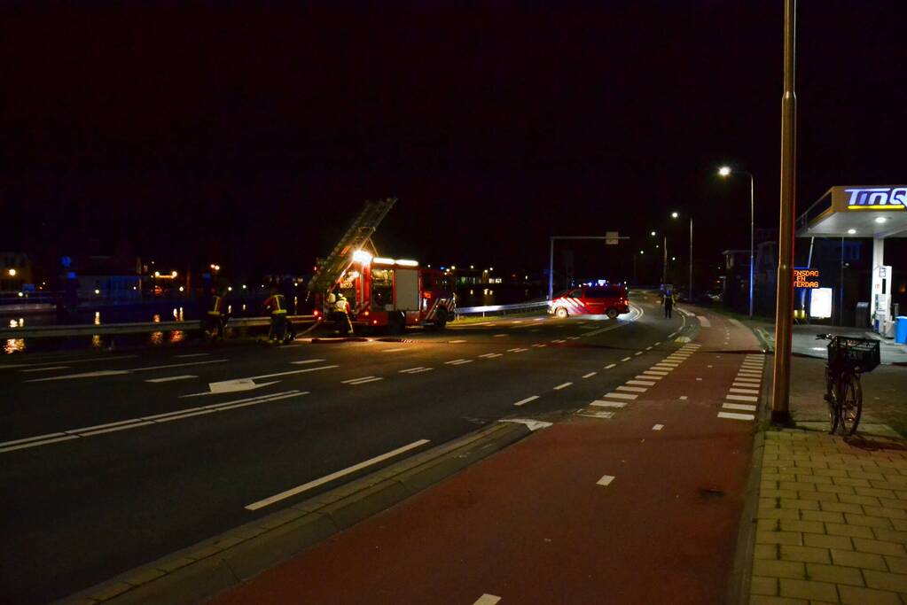 Weg afgesloten vanwege grote brand