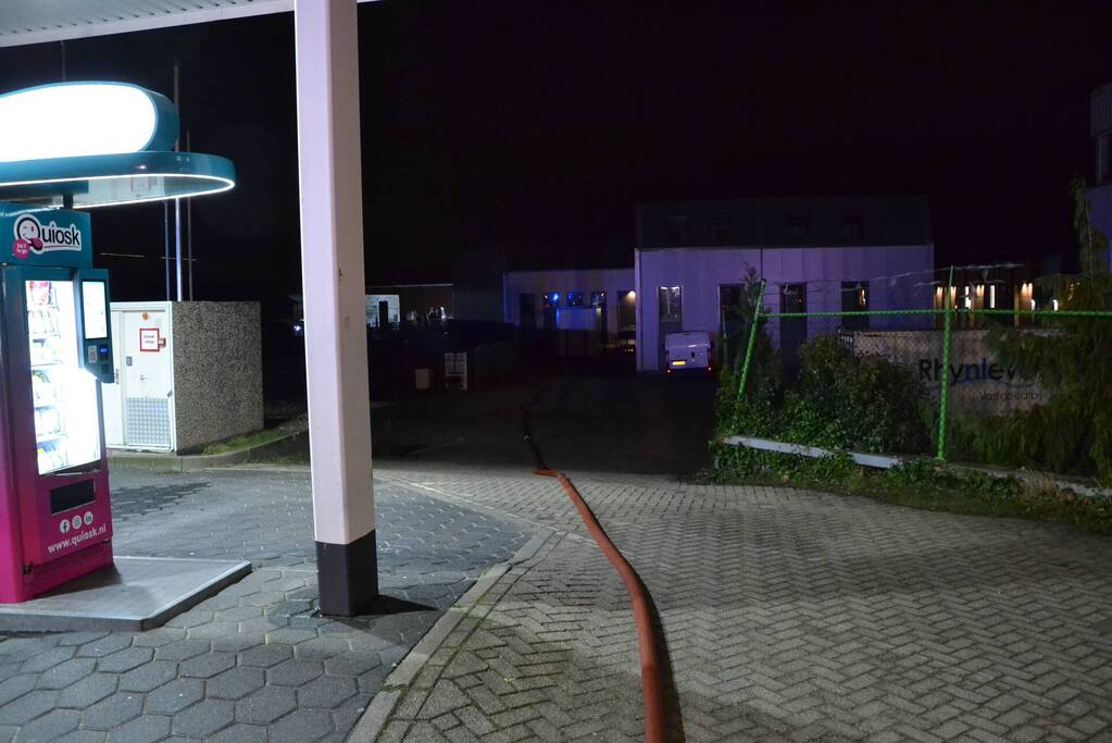 Weg afgesloten vanwege grote brand