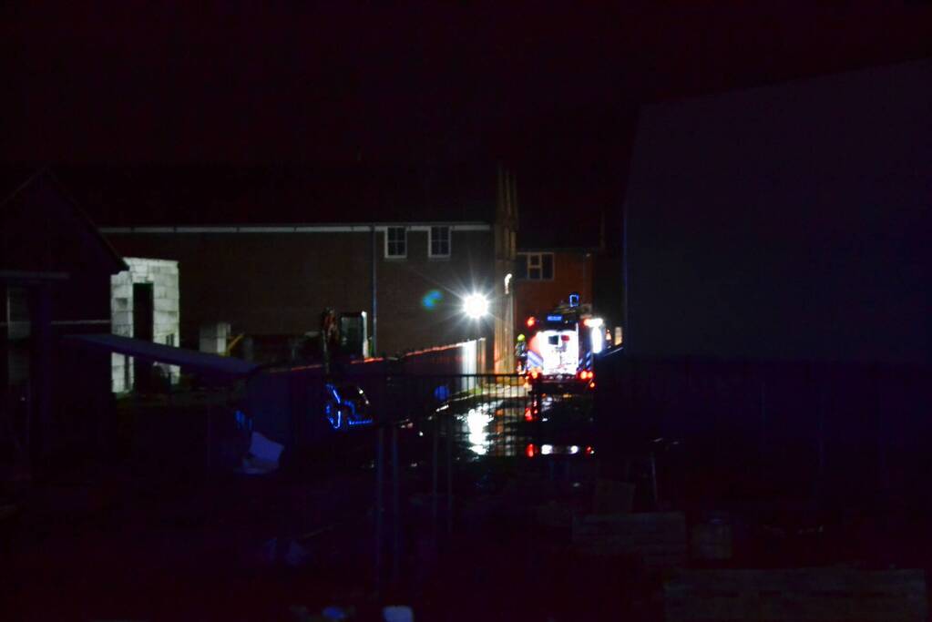 Weg afgesloten vanwege grote brand