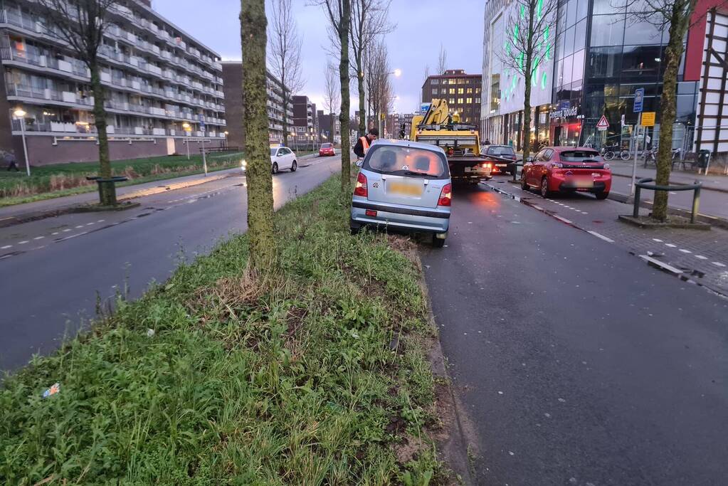 Twee auto's lopen flinke schade op bij ongeval